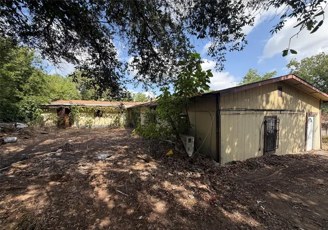 Photo 3 of Land for sale at 4909 Eastdale Dr, Austin, TX 78723 | MLS# 9293492 | Listing updated on 2026-10-22