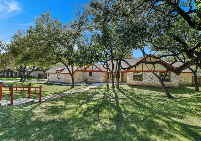 Photo 2 of Single family home for sale at 3100 Live Oak St, Round Rock, TX 78681 | MLS# 3934044 | Listing updated on 2026-10-10