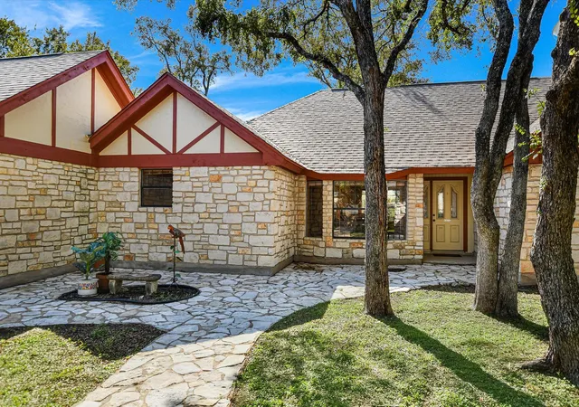 Photo 3 of Single family home for sale at 3100 Live Oak St, Round Rock, TX 78681 | MLS# 3934044 | Listing updated on 2026-10-10
