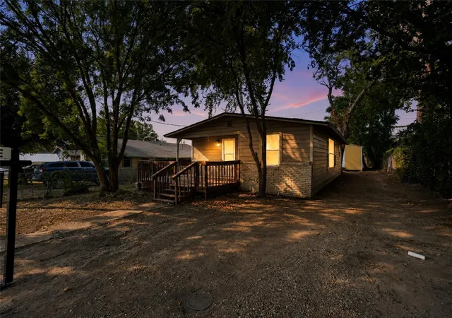 Photo 1 of Single family home for sale at 403 Blackson Ave, Austin, TX 78752 | MLS# 9927878 | Listing updated on 2026-09-01