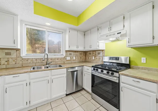 Photo 4 of Single family home for sale at 8308 Hanbridge Ln, Austin, TX 78736 | MLS# 2045937 | Listing updated on 2026-09-16