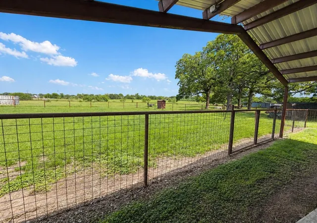Photo 3 of Single family home for sale at 1076 Fm 2095, Cameron, TX 76520 | MLS# 4193651 | Listing updated on 2026-08-31