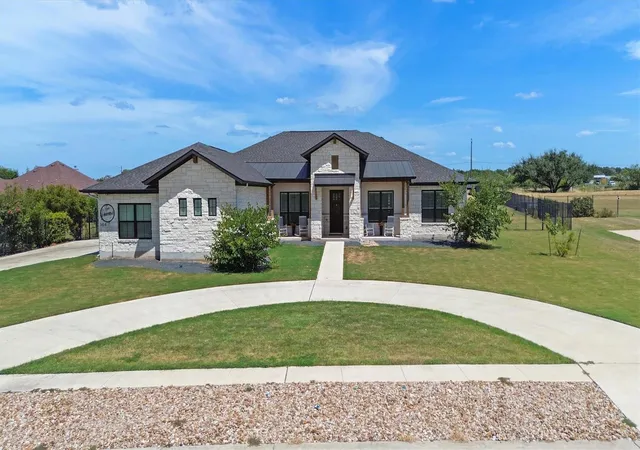 Photo 1 of Single family home for sale at 304 Buffalo Trl, Liberty Hill, TX 78642 | MLS# 1803965 | Listing updated on 2026-08-29