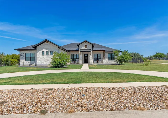 Photo 2 of Single family home for sale at 304 Buffalo Trl, Liberty Hill, TX 78642 | MLS# 1803965 | Listing updated on 2026-08-29