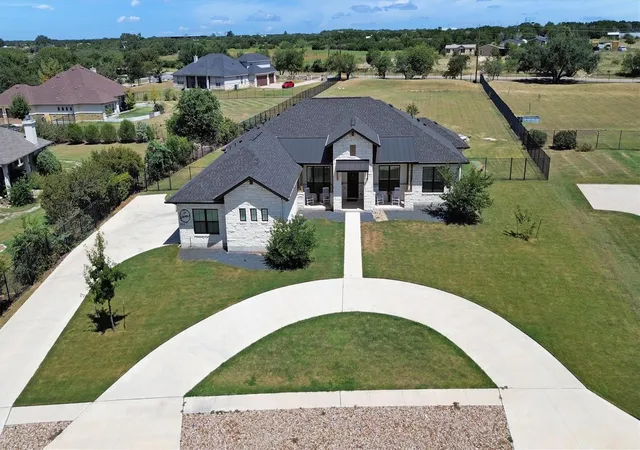Photo 3 of Single family home for sale at 304 Buffalo Trl, Liberty Hill, TX 78642 | MLS# 1803965 | Listing updated on 2026-08-29