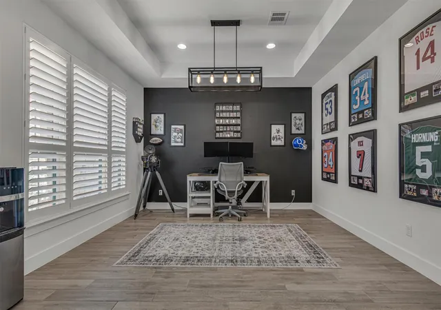 Photo 4 of Single family home for sale at 304 Buffalo Trl, Liberty Hill, TX 78642 | MLS# 1803965 | Listing updated on 2026-08-29
