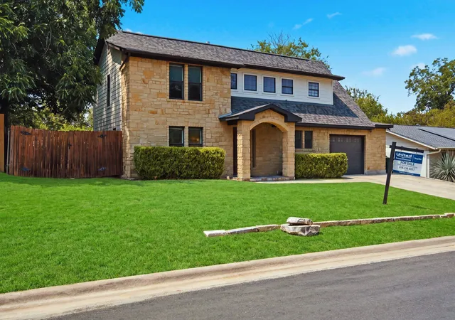 Photo 2 of Single family home for sale at 6708 Notre Dame Dr, Austin, TX 78723 | MLS# 4776483 | Listing updated on 2026-09-17