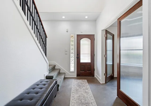 Photo 4 of Single family home for sale at 6708 Notre Dame Dr, Austin, TX 78723 | MLS# 4776483 | Listing updated on 2026-09-17