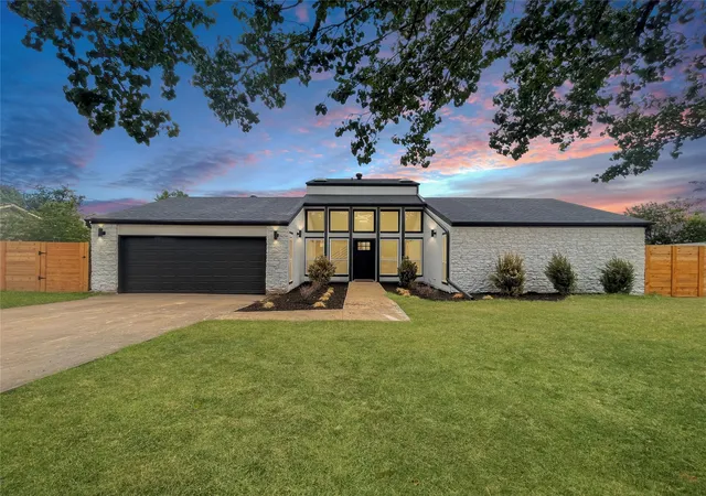 Photo 1 of Single family home for sale at 141 Ridgecrest Rd, Georgetown, TX 78628 | MLS# 7690789 | Listing updated on 2026-09-01