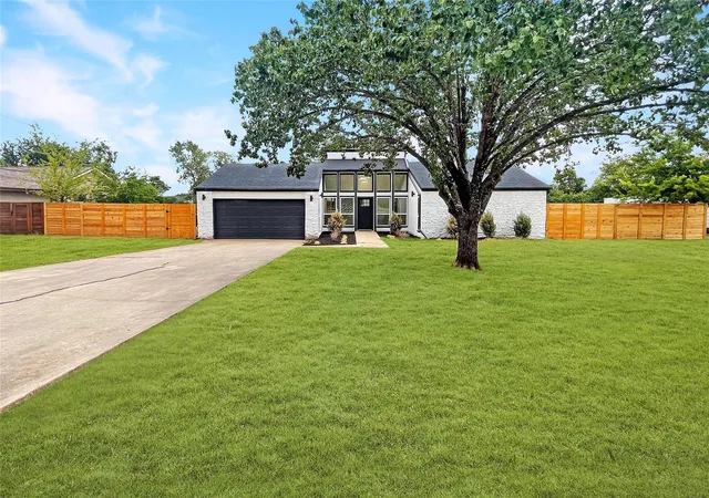 Photo 4 of Single family home for sale at 141 Ridgecrest Rd, Georgetown, TX 78628 | MLS# 7690789 | Listing updated on 2026-09-01