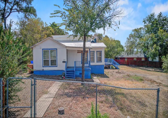 Photo 21 of Single family home for sale at 1117 Mansell Ave, Austin, TX 78721 | MLS# 5574702 | Listing updated on 2026-09-01