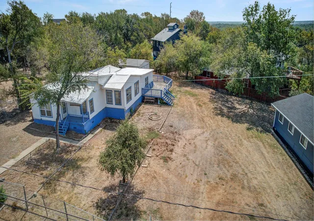 Photo 3 of Single family home for sale at 1117 Mansell Ave, Austin, TX 78721 | MLS# 5574702 | Listing updated on 2026-09-01