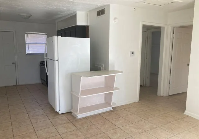 Photo 2 of Single family home for sale at 205 E Hoover Ave, Killeen, TX 76541 | MLS# 8711881 | Listing updated on 2026-09-02