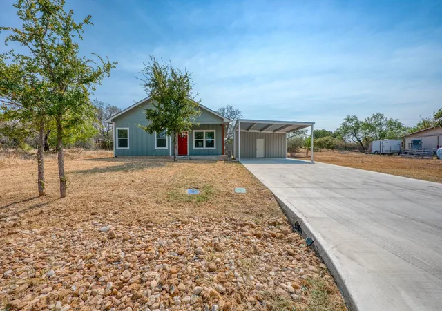Photo 2 of Single family home for sale at 3340 Cactus Trl, Kingsland, TX 78639 | MLS# 2610614 | Listing updated on 2026-08-30