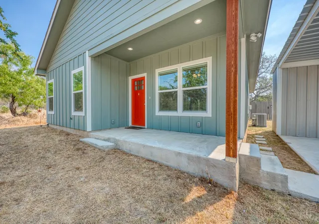 Photo 4 of Single family home for sale at 3340 Cactus Trl, Kingsland, TX 78639 | MLS# 2610614 | Listing updated on 2026-08-30
