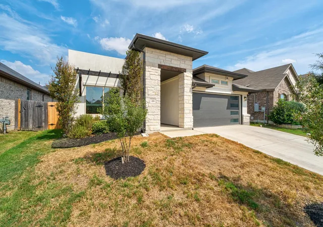 Photo 2 of Single family home for sale at 221 Short Leaf Dr, Buda, TX 78610 | MLS# 5020637 | Listing updated on 2026-10-03