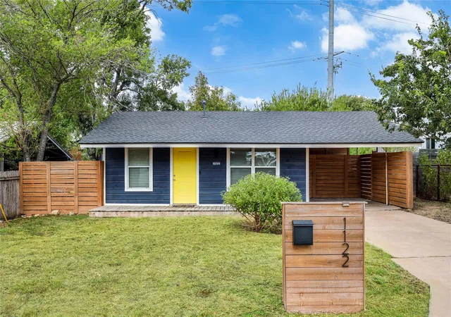 Photo 1 of Single family home for sale at 1122 Mason Ave, Austin, TX 78721 | MLS# 4721740 | Listing updated on 2026-10-07