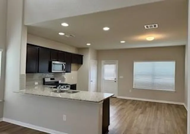 Photo 4 of Townhouse for sale at 1145 La Conterra Blvd, Georgetown, TX 78626 | MLS# 8028758 | Listing updated on 2026-10-16