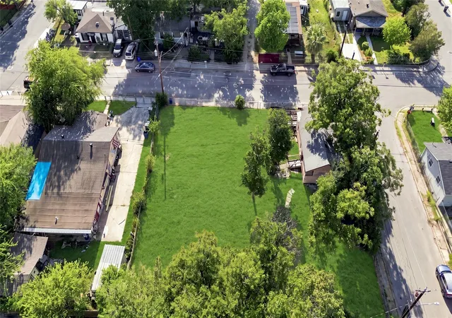 Photo 11 of Single family home for sale at 1906 Buffalo St, San Antonio, TX 78211 | MLS# 7601542 | Listing updated on 2026-10-02