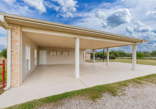 Photo 3 of Single family home for sale at 1710 Harwood Rd, Luling, TX 78648 | MLS# 8270795 | Listing updated on 2026-08-30