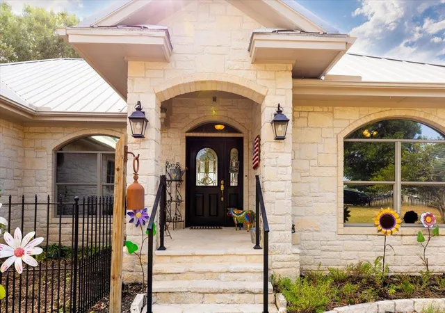 Photo 3 of Single family home for sale at 101 Denny Fox Dr, Burnet, TX 78611 | MLS# 2332279 | Listing updated on 2026-09-01