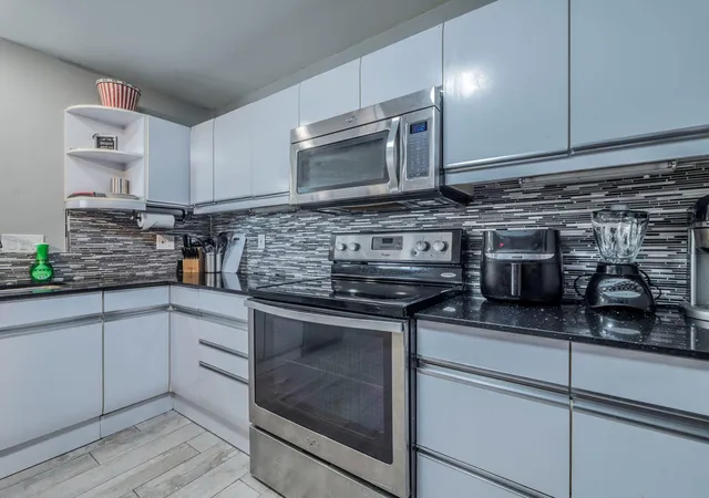 Photo 3 of Condo for sale at 40 N Interstate 35 Hwy #4A4, Austin, TX 78701 | MLS# 1751611 | Listing updated on 2026-09-05