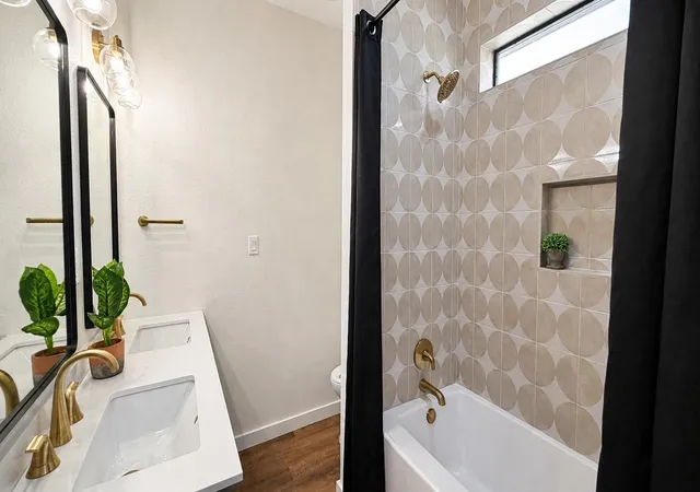 Photo 2 of Single family home for sale at 1605 Century Oaks Dr, Lockhart, TX 78644 | MLS# 4090645 | Listing updated on 2026-10-04