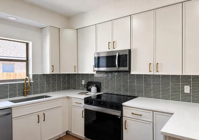 Photo 3 of Single family home for sale at 1605 Century Oaks Dr, Lockhart, TX 78644 | MLS# 4090645 | Listing updated on 2026-10-04