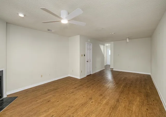 Photo 3 of Condo for sale at 1404 Norwalk Ln #206, Austin, TX 78703 | MLS# 7067430 | Listing updated on 2026-10-06