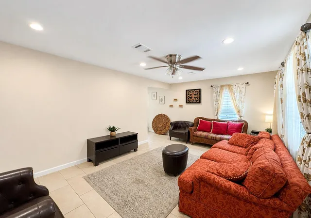 Photo 2 of Single family home for sale at 6711 Cruz St, Austin, TX 78741 | MLS# 1740020 | Listing updated on 2026-08-31
