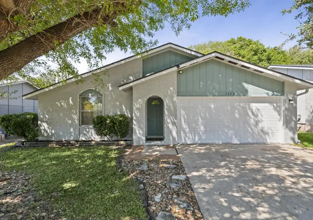 Single family home for sale at 1729 Cricket Holw Dr, Austin, TX 78758 | MLS# 7346770