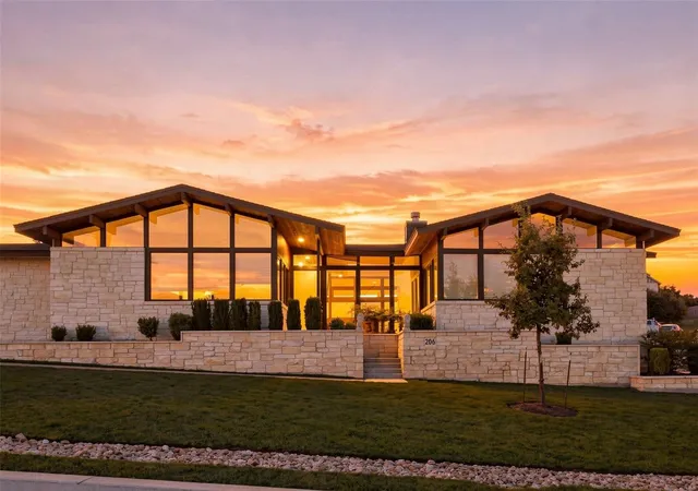 Photo 2 of Single family home for sale at 206 Waters View Ct, Dripping Springs, TX 78620 | MLS# 7364794 | Listing updated on 2026-09-20