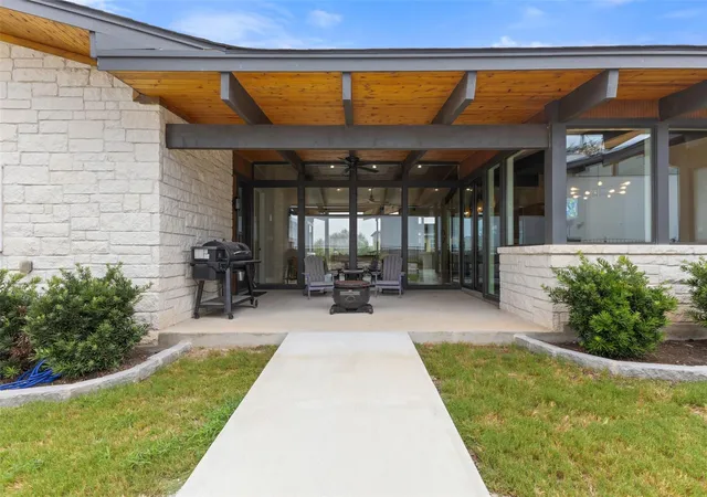Photo 3 of Single family home for sale at 206 Waters View Ct, Dripping Springs, TX 78620 | MLS# 7364794 | Listing updated on 2026-09-14