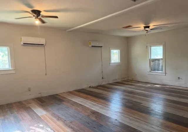 Photo 3 of Single family home for sale at 443 W Jackson St, Bartlett, TX 76511 | MLS# 3867384 | Listing updated on 2026-09-01
