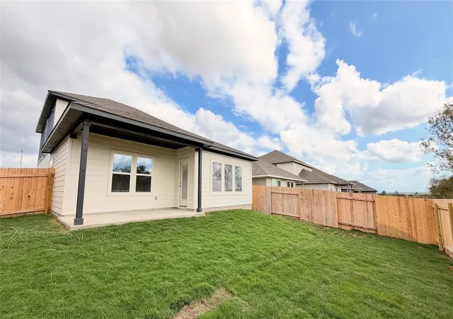 Photo 4 of Single family home for sale at 112 Woodbrook Dr, Georgetown, TX | MLS# 8333608 | Listing updated on 2026-10-15
