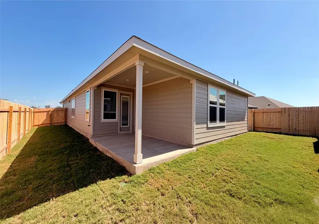 Photo 4 of Single family home for sale at 260 Red Tail Hawk Ln, Cedar Creek, TX 78612 | MLS# 5912810 | Listing updated on 2026-10-21