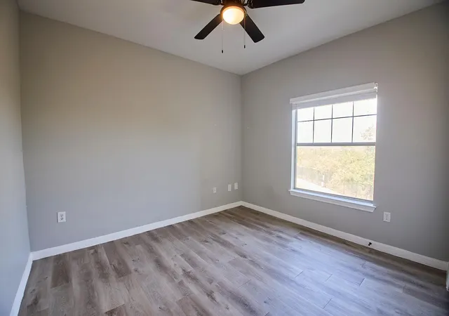 Photo 3 of Condo for sale at 2320 Gracy Farms Ln #821, Austin, TX 78758 | MLS# 7114628 | Listing updated on 2026-10-25
