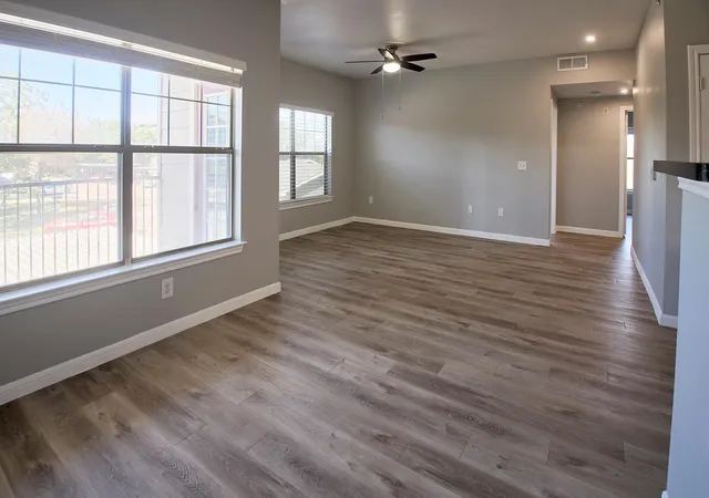 Photo 3 of Condo for sale at 2320 Gracy Farms Ln #821, Austin, TX 78758 | MLS# 7114628 | Listing updated on 2026-10-25