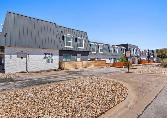 Listing Photo 2 - Condo for sale in building located at 300 E Croslin St, Austin, TX 78752 - Unit #114