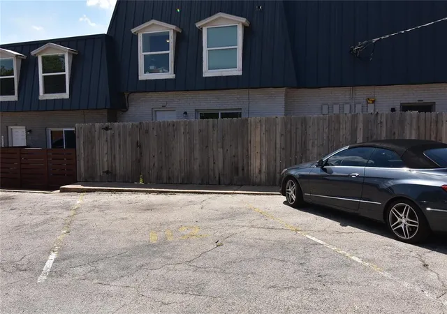 Photo 16 of Condo for sale at 300 E Croslin St #114, Austin, TX 78752 | MLS# 6646970 | Listing updated on 2026-09-01
