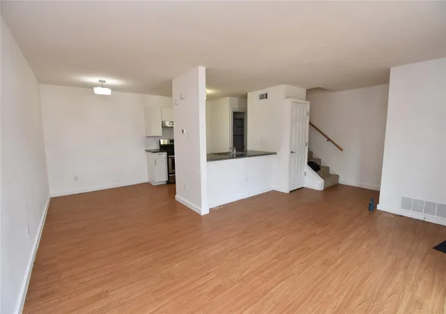 Listing Photo 3 - Condo for sale in building located at 300 E Croslin St, Austin, TX 78752 - Unit #114