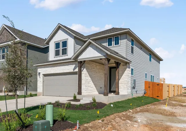 Photo 1 of Single family home for sale at 200 Clover Bnd, Liberty Hill, TX 78642 | MLS# 3114979 | Listing updated on 2026-09-23