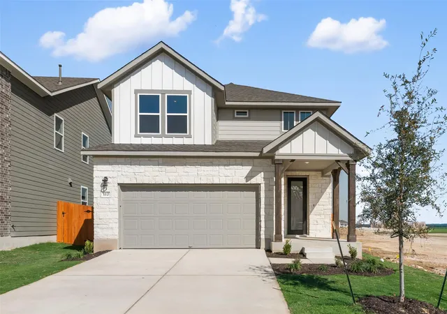 Photo 2 of Single family home for sale at 200 Clover Bnd, Liberty Hill, TX 78642 | MLS# 3114979 | Listing updated on 2026-09-23