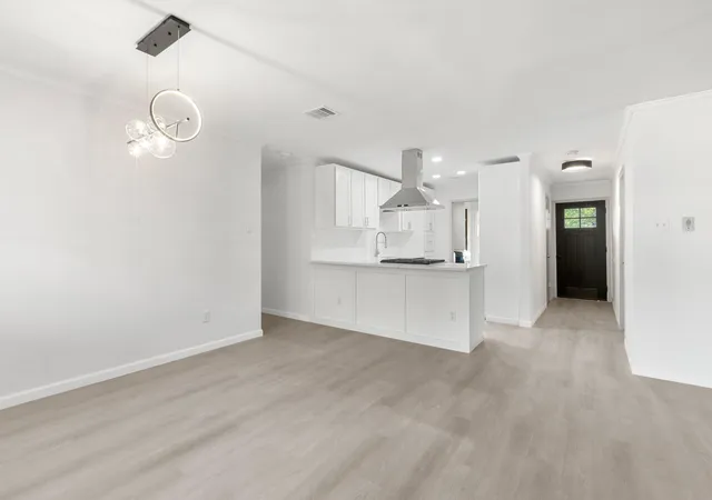 Photo 2 of Single family home for sale at 7707 Whitsun Dr, Austin, TX 78749 | MLS# 4545370 | Listing updated on 2026-09-23