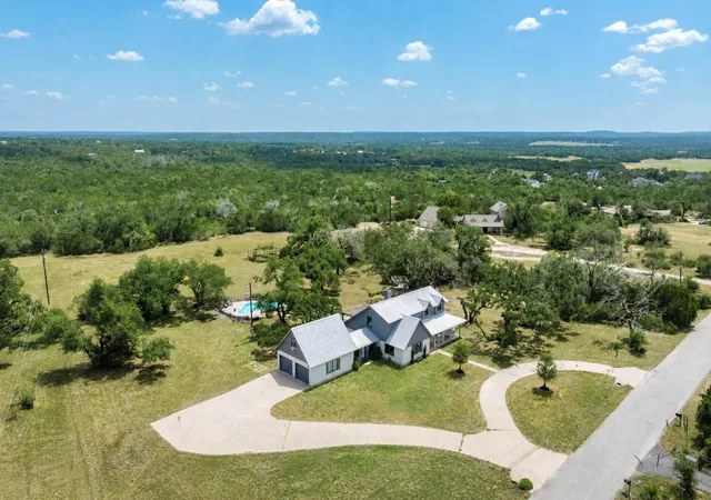 Single family home for sale at 400 Oak Springs Dr, Dripping Springs, TX 78620 | MLS# 4758950