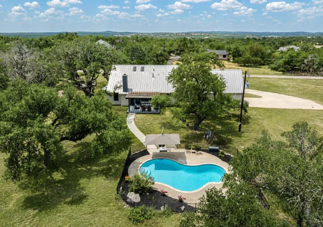 Photo 1 of Single family home for sale at 400 Oak Springs Dr, Dripping Springs, TX 78620 | MLS# 4758950 | Listing updated on 2026-09-22