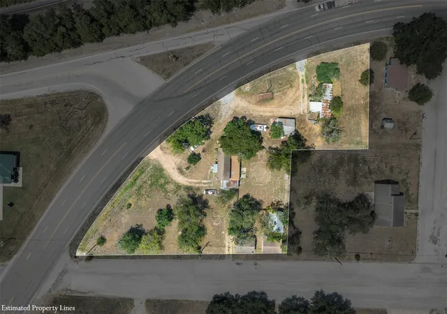 Photo 1 of Single family home for sale at 650 S Main St, Giddings, TX 78942 | MLS# 1257044 | Listing updated on 2026-09-02