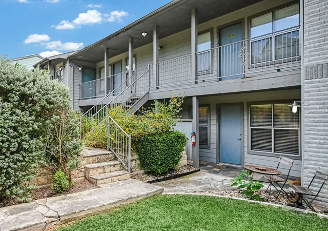 Listing Photo 2 - Condo for sale in building located at 3204 Menchaca Rd, Austin, TX 78704 - Unit #313