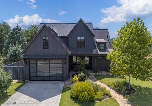 Photo 2 of Single family home for sale at 116 Baurenhof Ct, Fredericksburg, TX 78624 | MLS# 8320073 | Listing updated on 2026-09-01