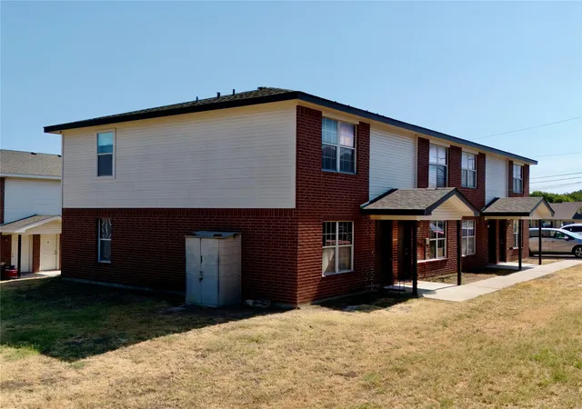 Listing Photo 5 - Condo for sale in building located at 809 Industrial Ave, Copperas Cove, TX 76522